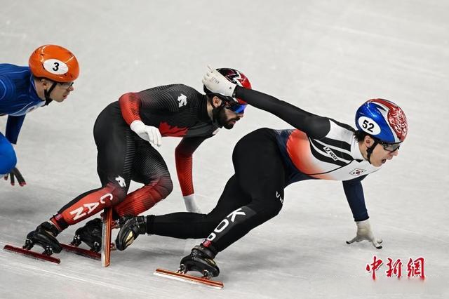 短道速滑男子1500米决赛擂台，韩国选手速度飆升夺冠！